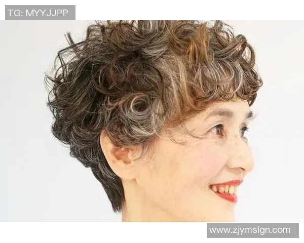 短发魅力足球明星女性发型的时尚潮流与搭配技巧解析 短发魅力足球明星女性发型的时尚潮流与搭配技巧解析